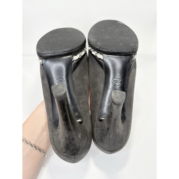 Chanel Black Platform Pumps w/ White Chain Detail Black Suede Cap Toe Heels 36 6 - Picture 9 of 15